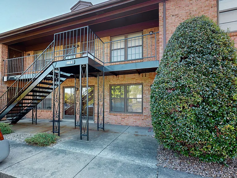 Breckinridge Pointe Apartments — Photo 17