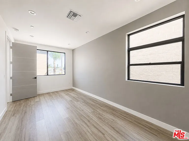 13354 Beach Ave — Photo 13