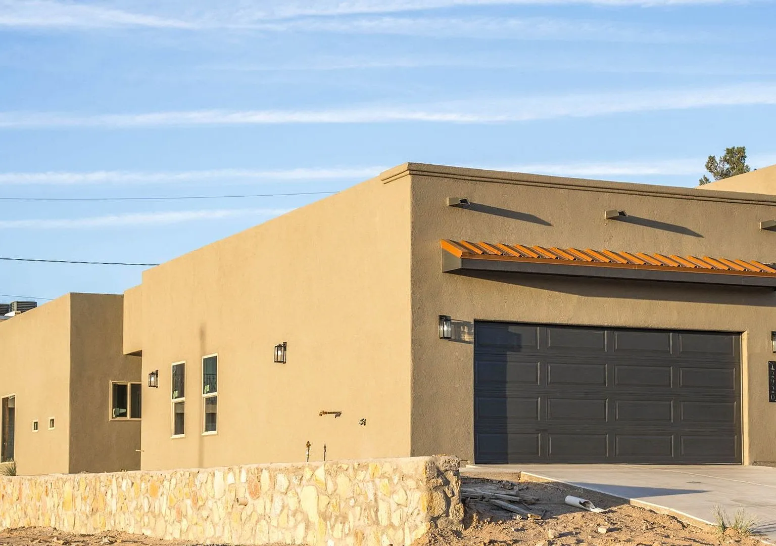 2920 Fairway Dr New Modern 3-Bedroom Townhome for Rent in Las Cruces — Photo 1