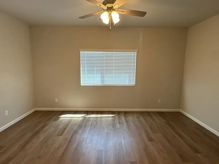 518 S Summit St #101-103 — Photo 3