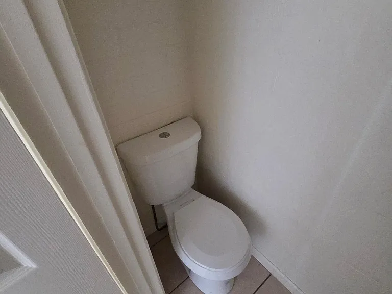 2433 E Cameron Vis — Photo 7