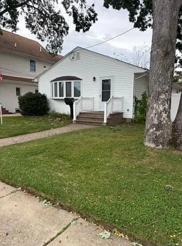 3 bed, 2.0 bath, 1190 sqft, $4,000 — Photo 1