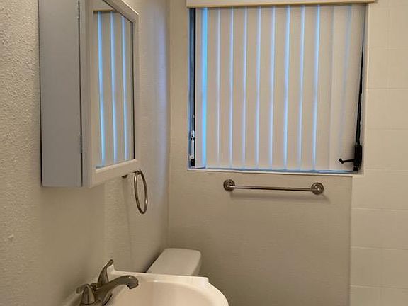 5th image of 1088 Peninsula Dr