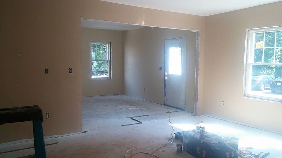 2nd image of 691 Elm St #2