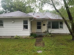 301 N River St, Commerce, OK 74339