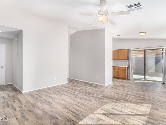 3rd image of 833 E Pollino St
