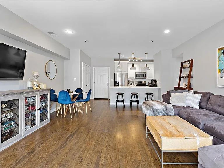 901 Madison St #5C — Photo 5