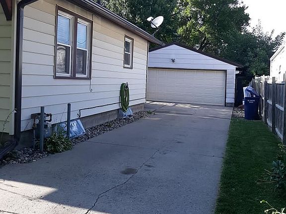4th image of 711 Pacquette Ave
