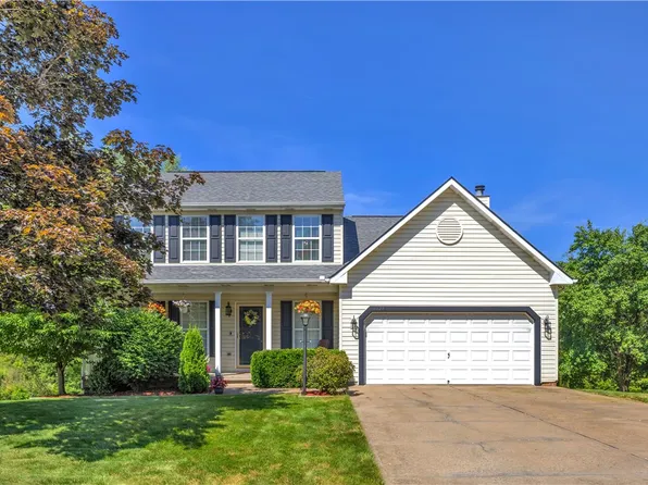 329 Green Fields Ct, Cranberry Township, PA 16066