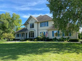 S74W15135 Applewood Ln, Muskego, WI 53150