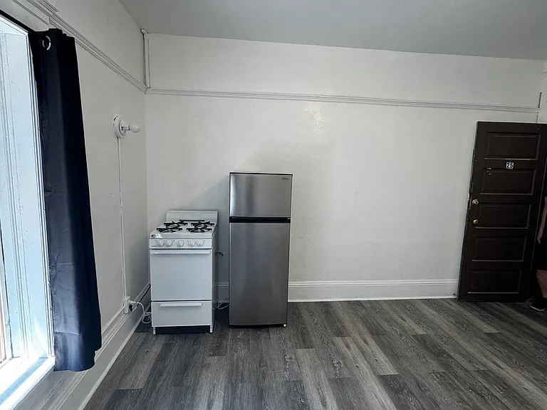 33-1717 W Burnside St #25 — Photo 3