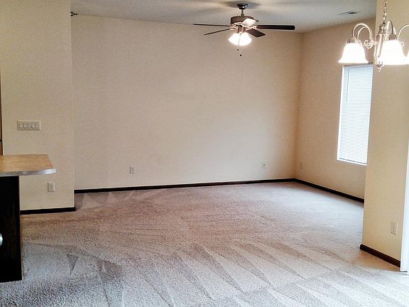 5th image of 6120 NW 106th St APT 2
