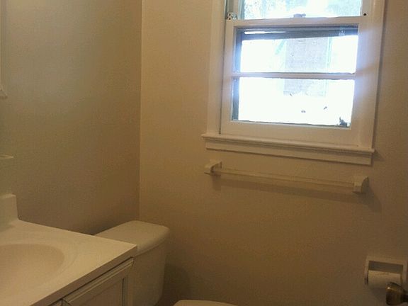 5th image of 3216 Berkley Ln