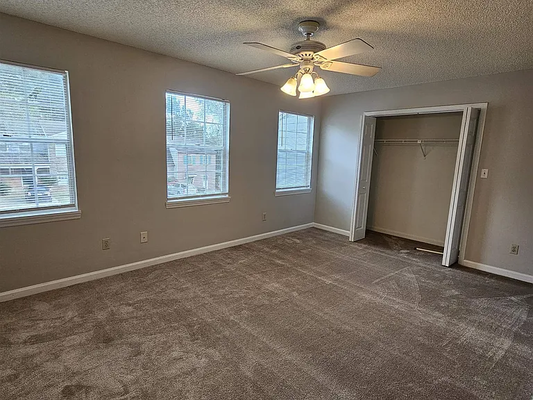 2388 Gregory Dr — Photo 30