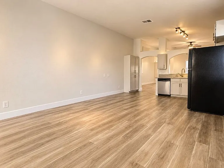 7032 Golden Desert Ave — Photo 3