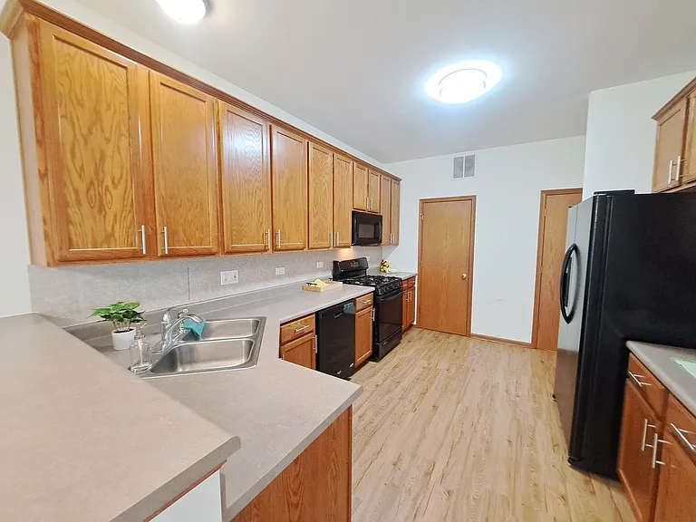 325 N Patriot Dr — Photo 4