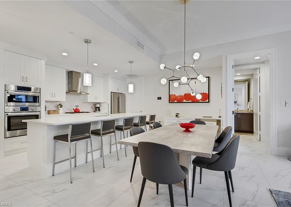 1st image of 1135 3rd AVE S #403