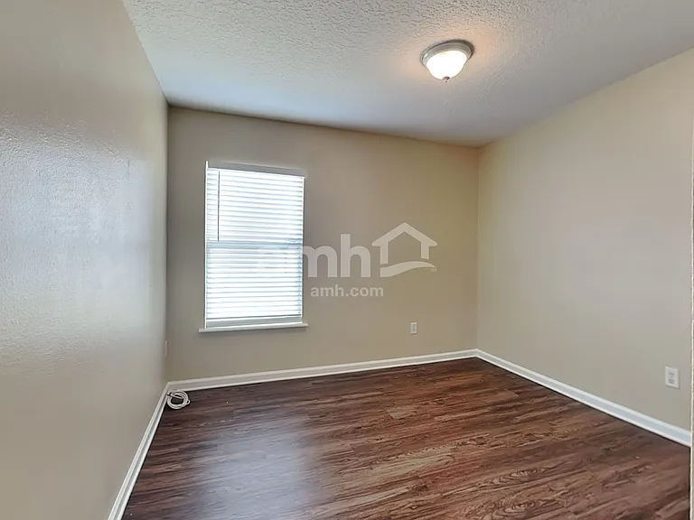 1211 Spring Creek Ct — Photo 12