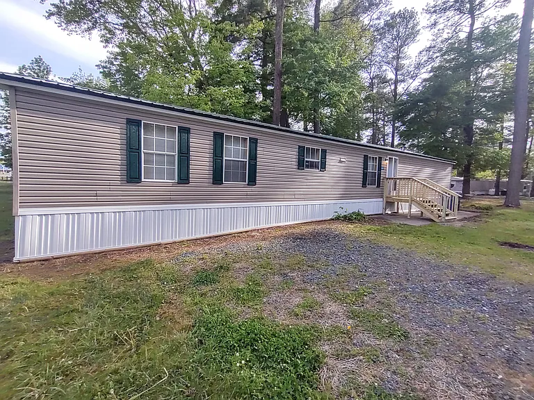 8685 Green Meadows Ln — Photo 1