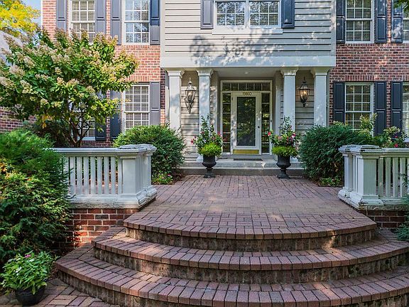 2nd image of 19860 Muirfield Cir