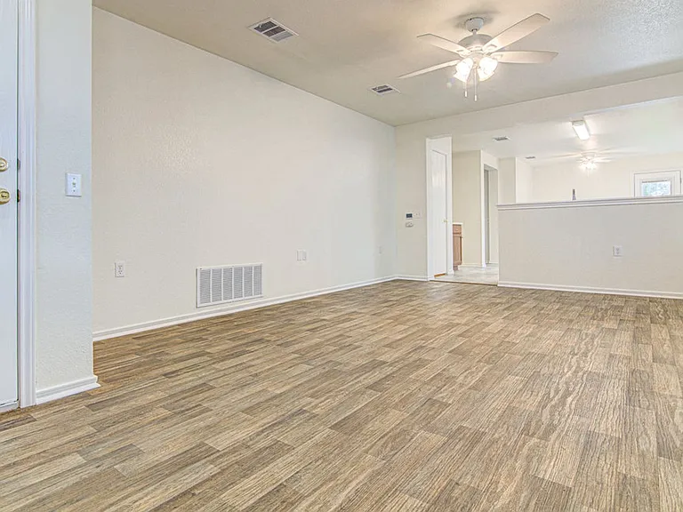 7505 Aspen Brook Dr — Photo 3
