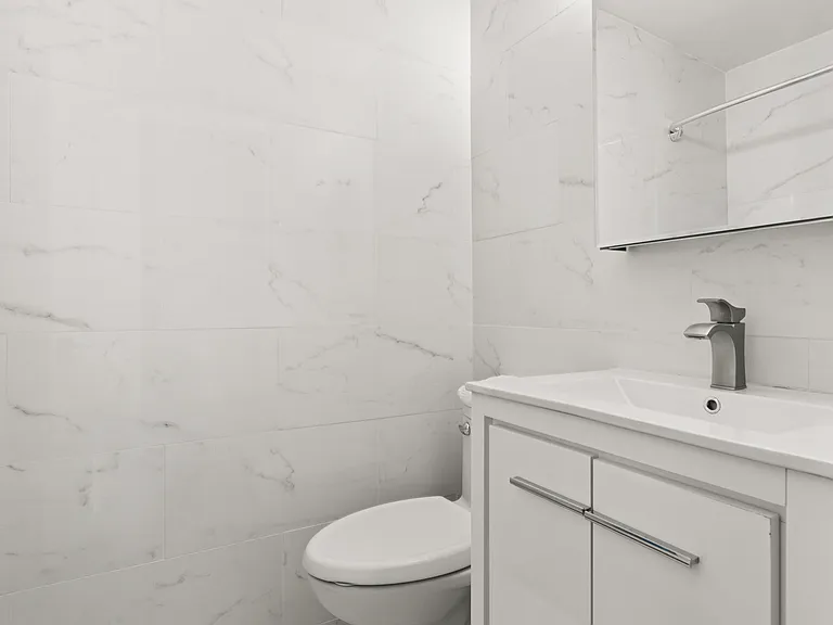 311 E 25th St #1B — Photo 6