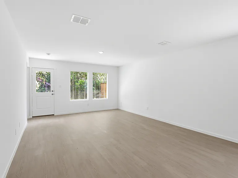 3040 Campeiro Ave — Photo 14
