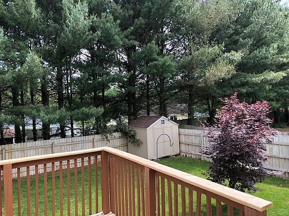 4th image of 515 S Violet Ct