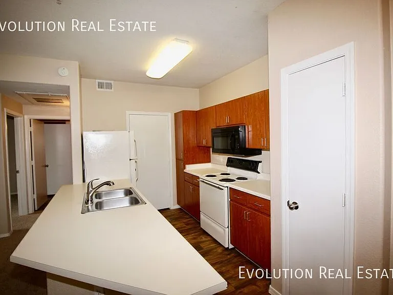 5302 E Van Buren St #2047 — Photo 2