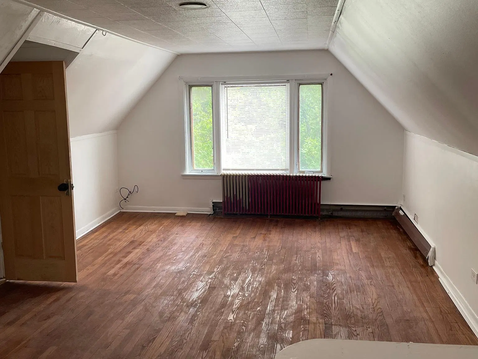 1 bed, 950 sqft, $1,450 — Photo 3