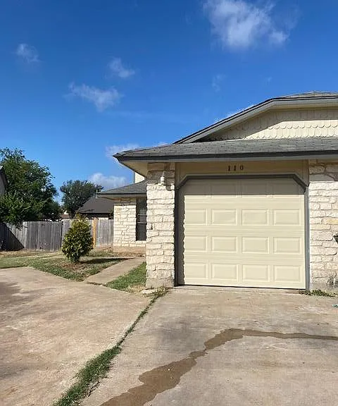 110 Verna Spur #A — Photo 1