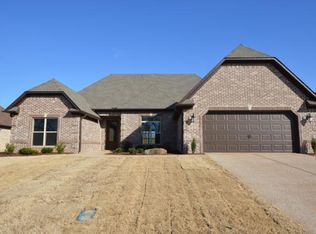 257 Greenhill Dr, Jackson, TN 38305