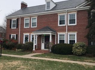 4439 36th St S APT B2, Arlington, VA 22206