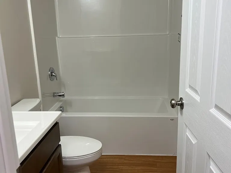 476 London Ct — Photo 21