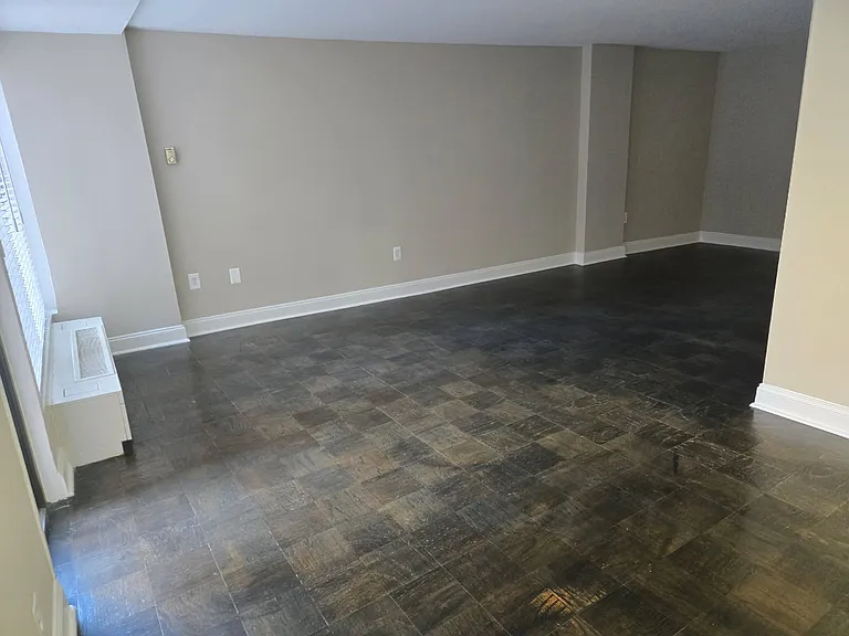 Calvert House Apartments — Photo 60