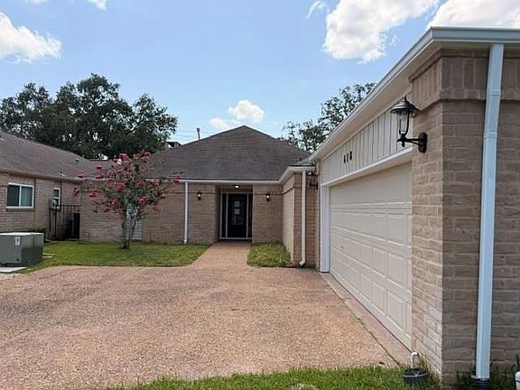 2nd image of 418 Fox Briar Ln