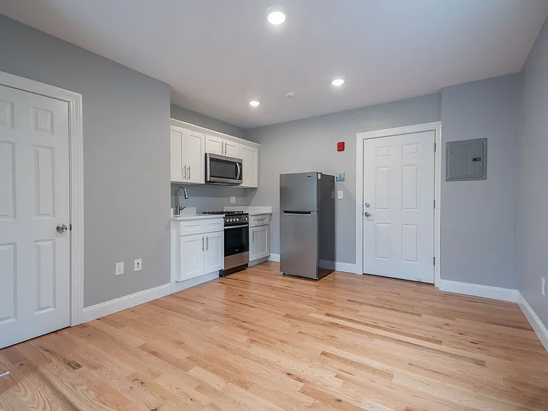 293 Fayette St — Photo 15
