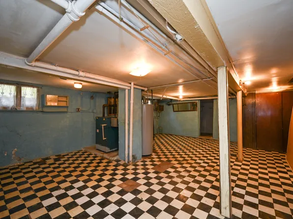 2408 East 13th Street image 16 of 23