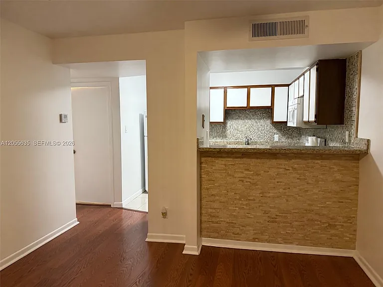 15290 SW 106th Ln #323 — Photo 6