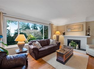 2229 Arbutus Rd, Saanich, BC V8N 1V2
