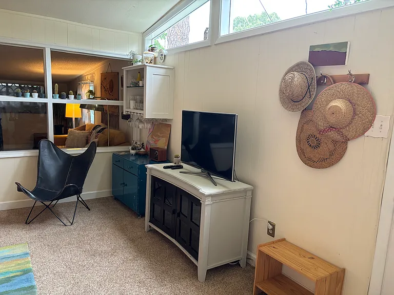 Karen Ln — Photo 5