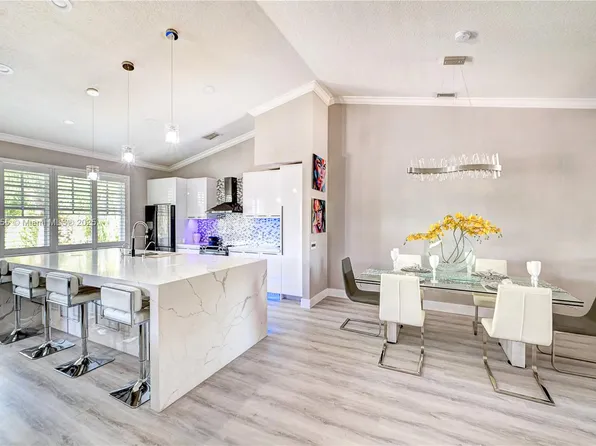 12432 NW 10th Ct #D-13, Coral Springs, FL 33071