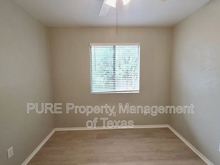 8508 Romney Rd — Photo 17