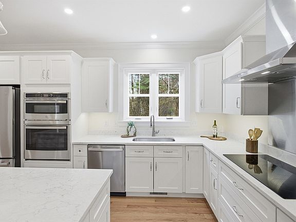 5th image of 305 Concord Rd #2