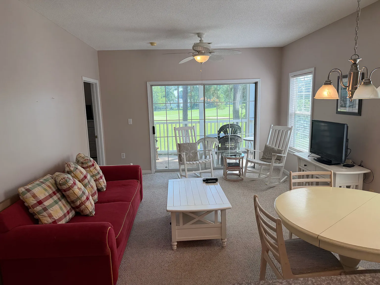 2 bed, 920 sqft, $1,650 — Photo 3