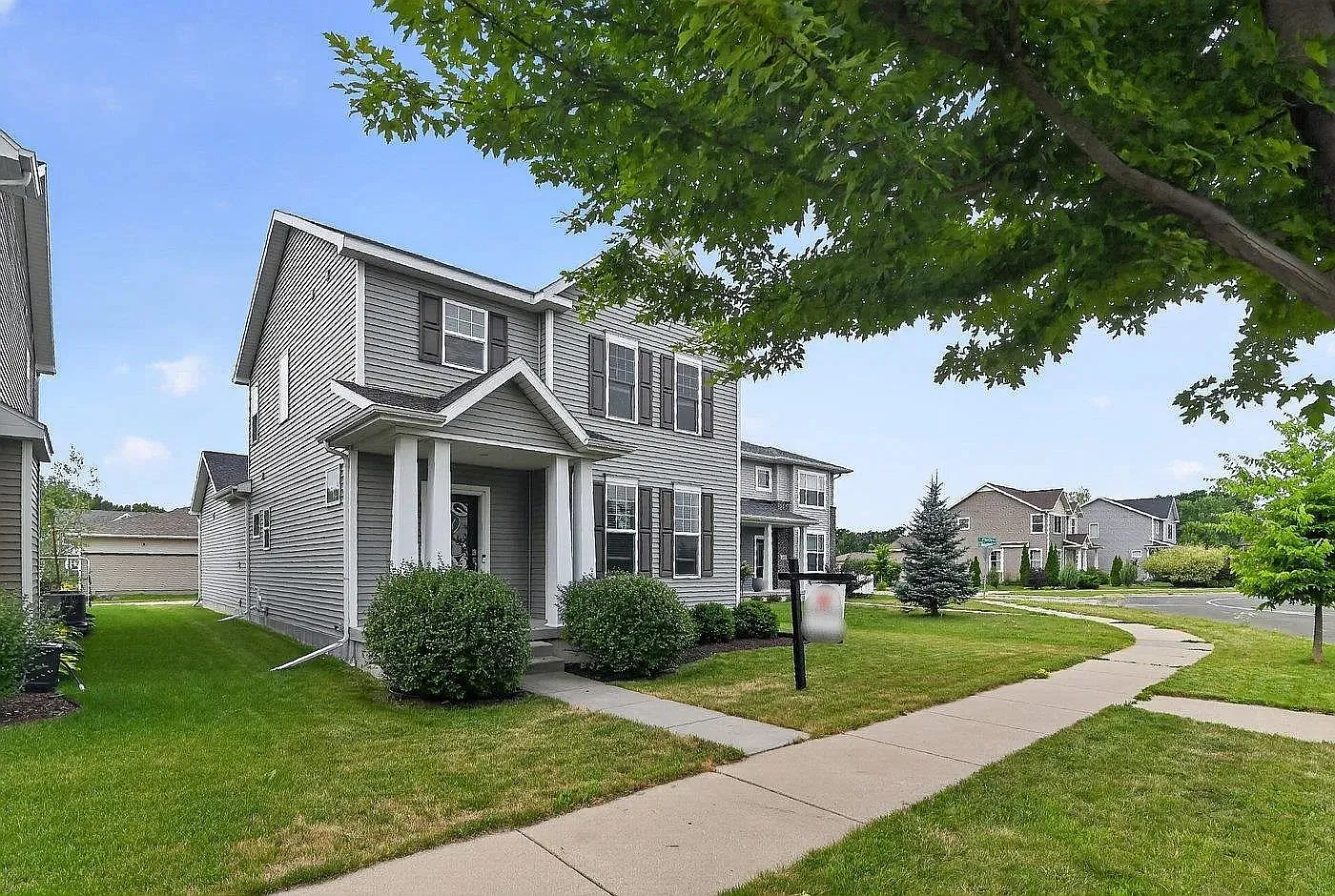 3 bed, 2.5 bath, 1532 sqft, $2,845 — Photo 2