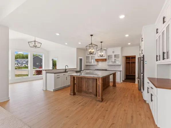 4796 Bennett St SE, Prior Lake, MN 55372