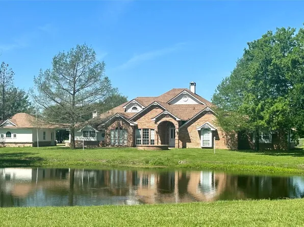 1050 Red Oak Dr, Kaufman, TX 75142