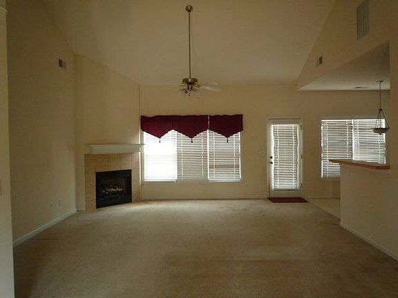 4th image of 218 Candlewood Dr