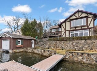 322 W Shore Trl, Sparta, NJ 07871